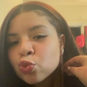 Meet your Posher, Mia